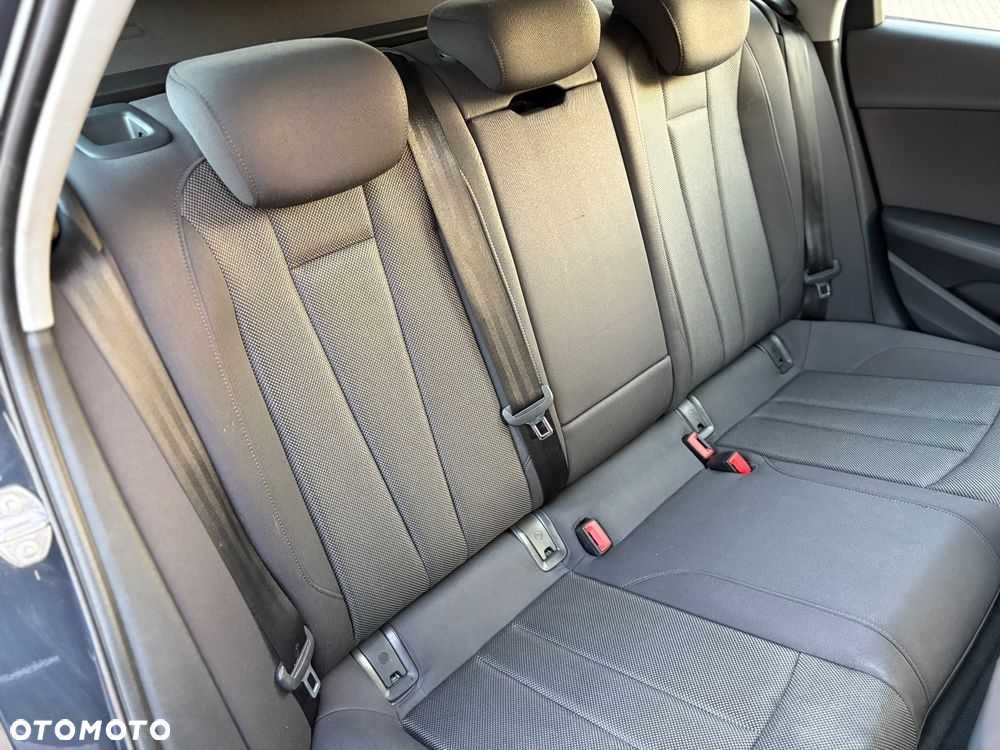 Audi A4 Avant 2.0 TDI S tronic - 33