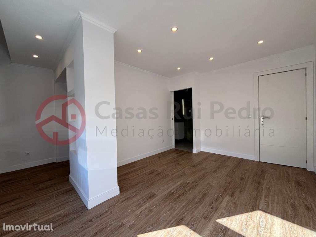 Apartamento T3 totalmente remodelado, prédio com elevador em Cacilh... - Grande imagem: 2/54