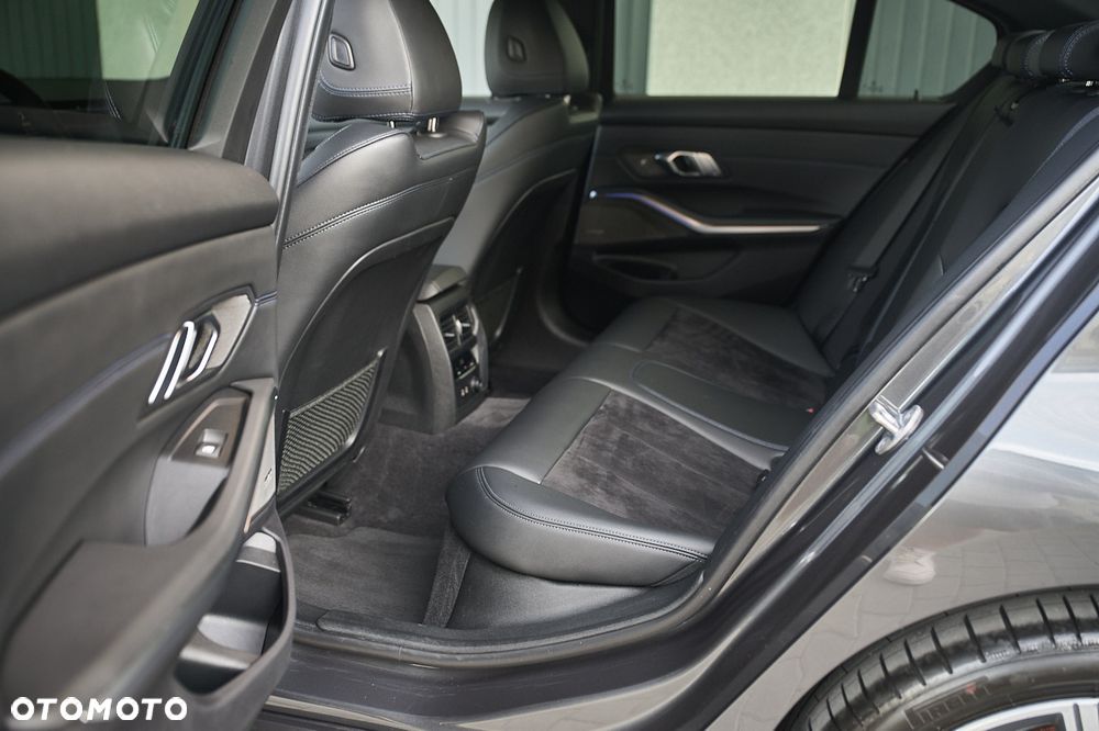 BMW Seria 3 320d xDrive M Sport Shadow - 7