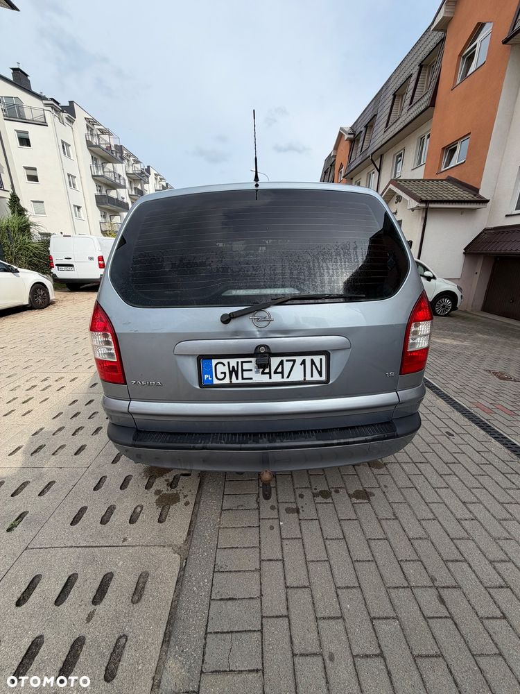 Opel Zafira 1.8 16V Comfort - 4