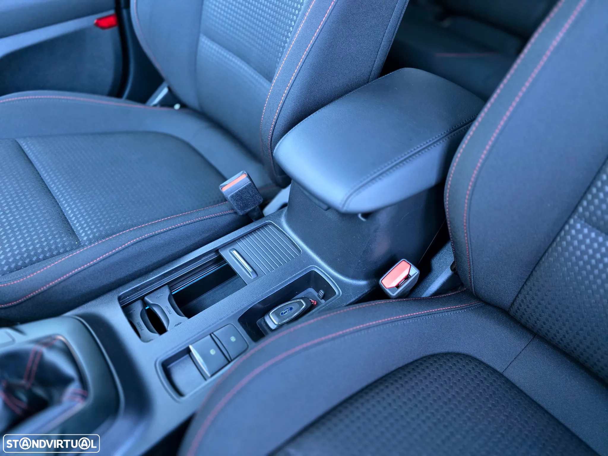 Ford Focus 1.0 EcoBoost ST-Line - 24