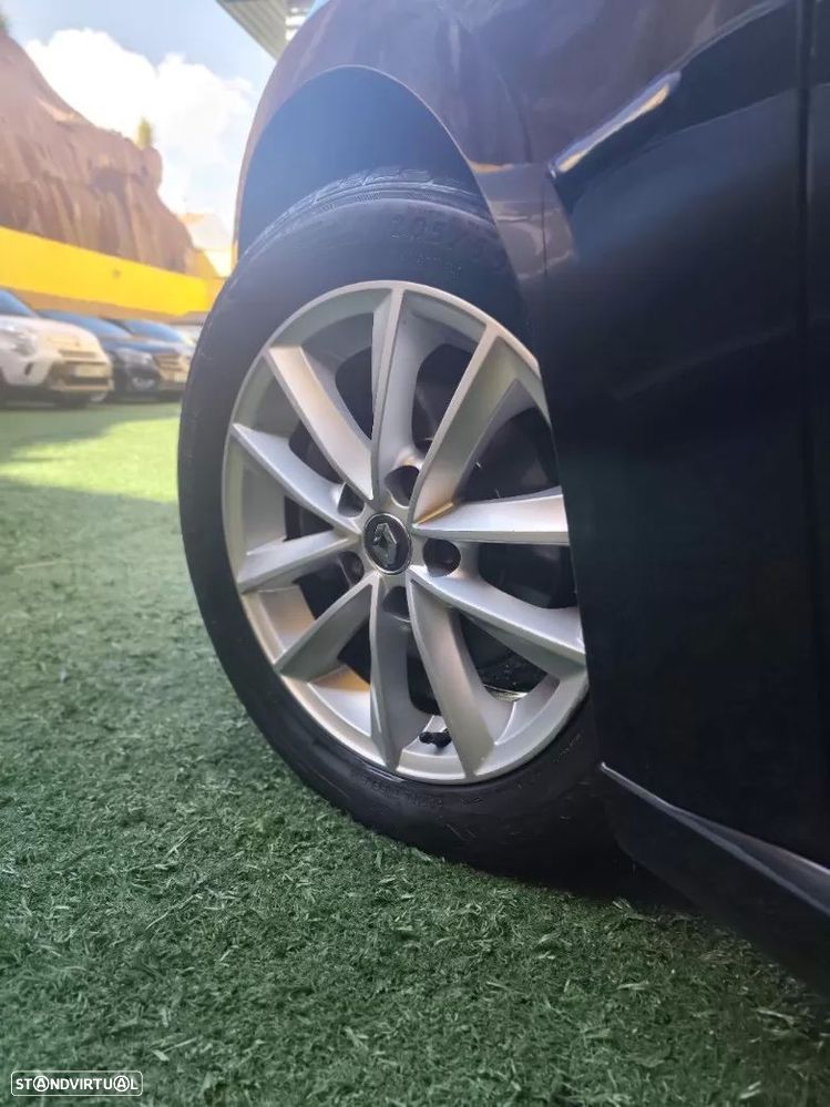 Renault Mégane ENERGY dCi 110 EDC INTENS - 6