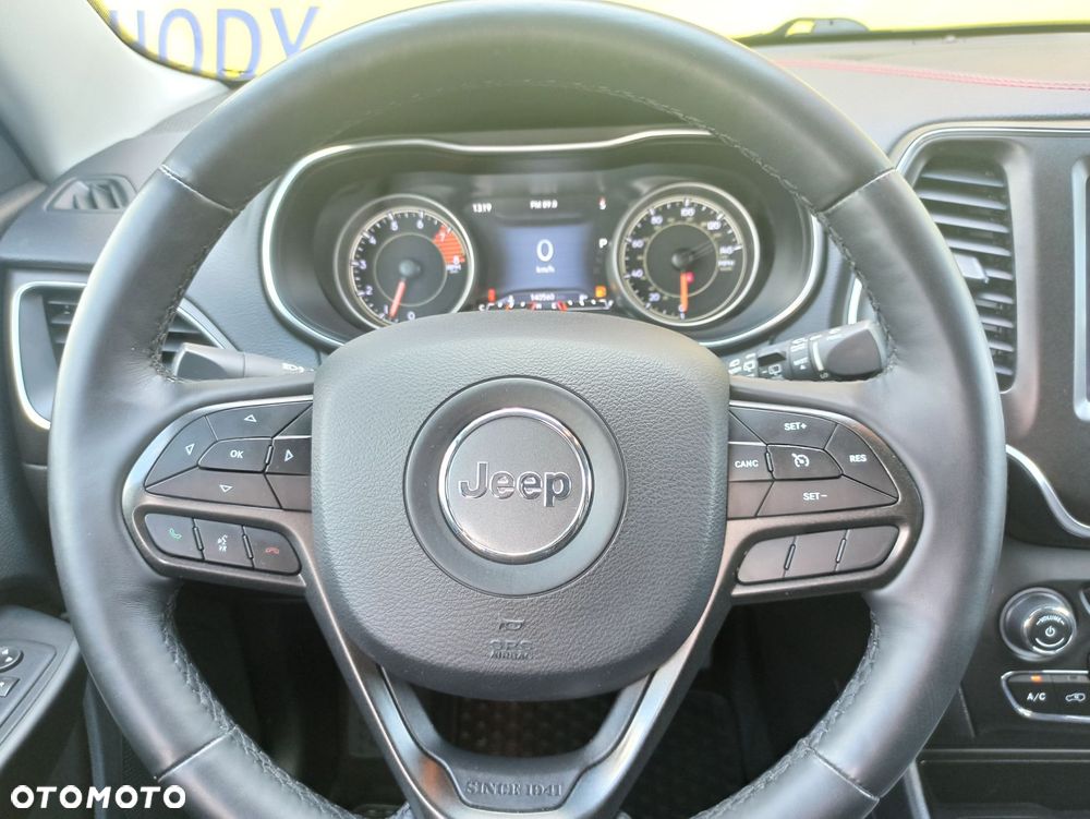 Jeep Cherokee - 15
