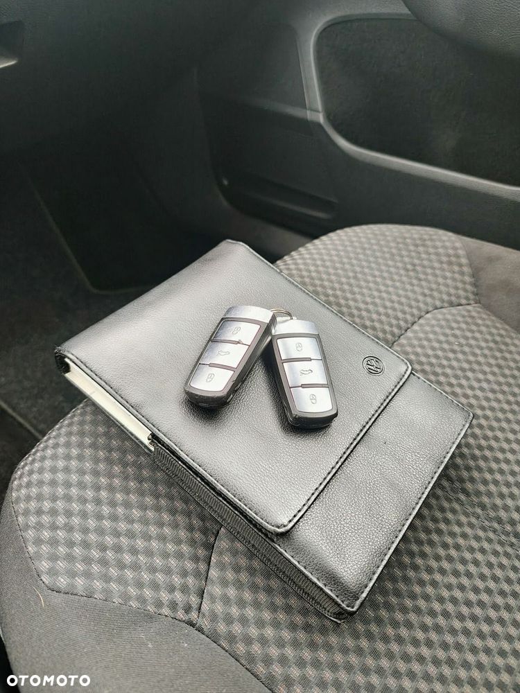 Volkswagen Passat - 41