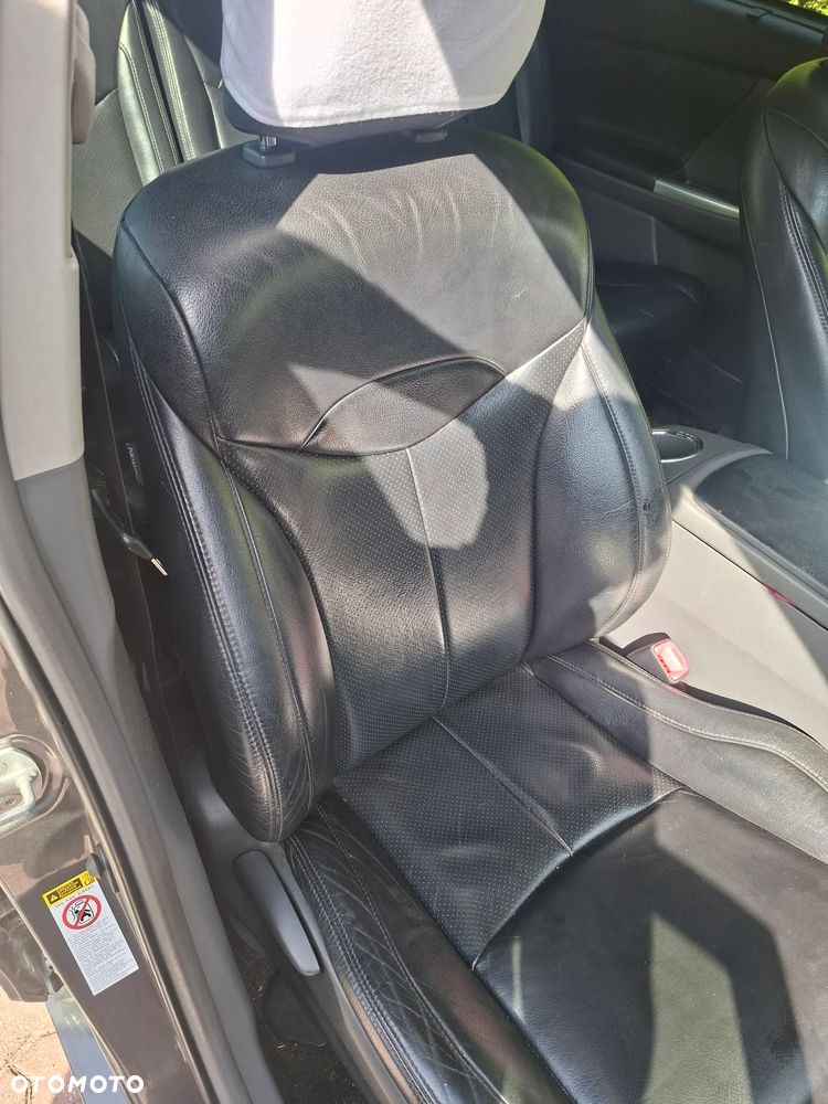 Toyota Prius+ (Hybrid) Comfort - 2