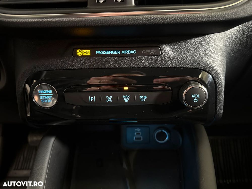 Ford Kuga - 17