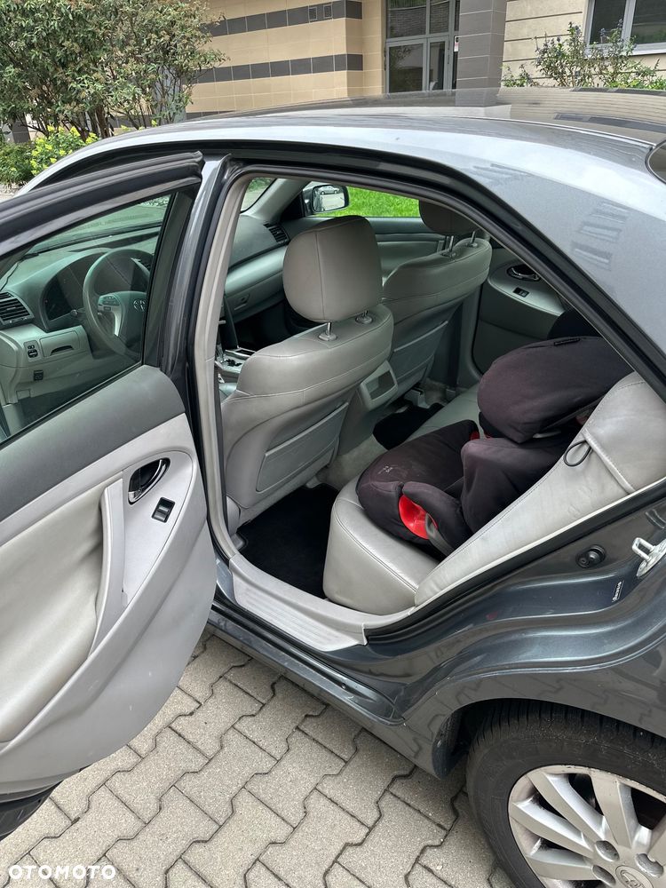 Toyota Camry - 11