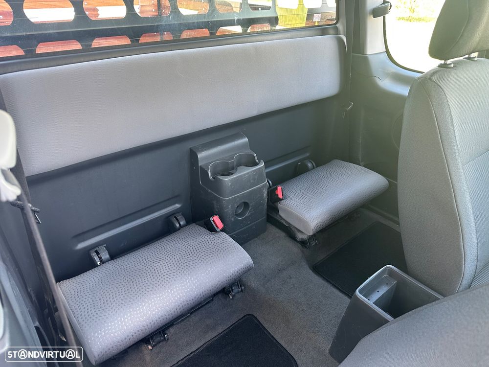 Isuzu D-Max 4x4 Space Cab Custom - 15