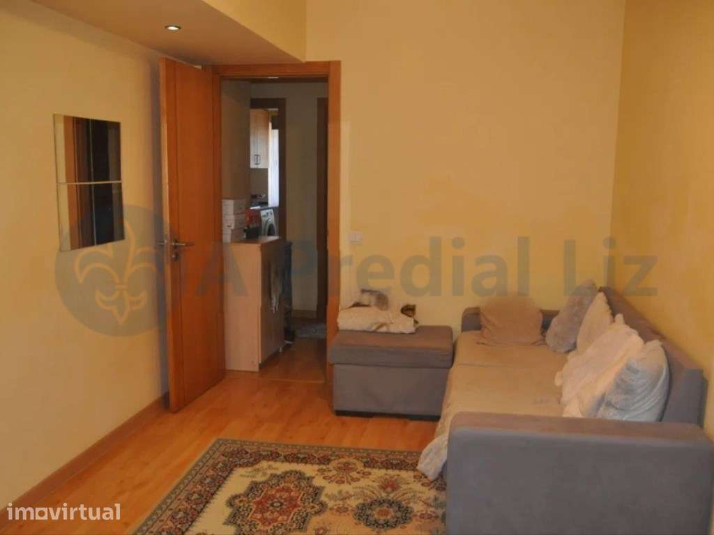 T3 para venda - Stº. António dos Cavaleiros - Grande imagem: 2/13