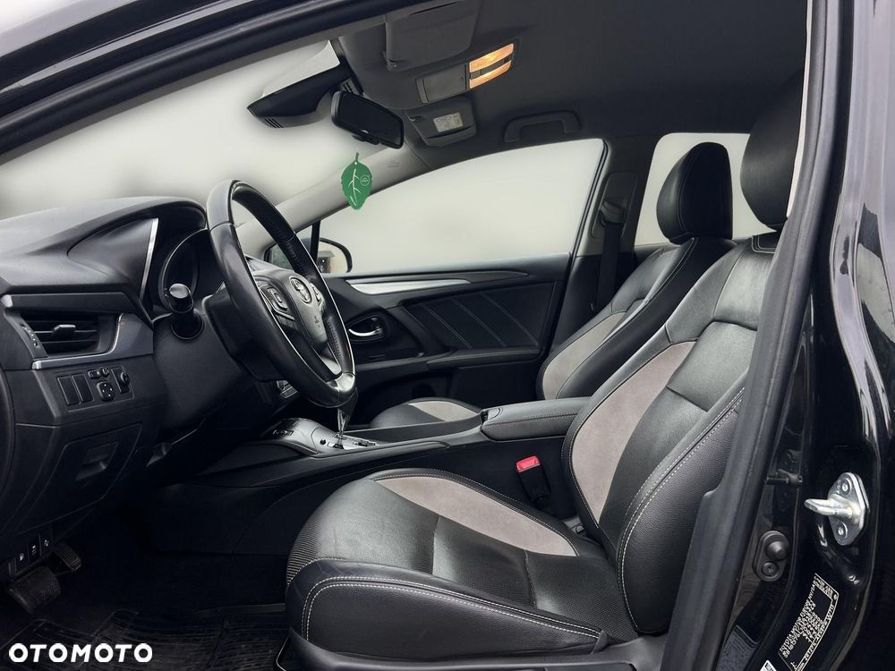 Toyota Avensis 1.8 Premium MS - 14