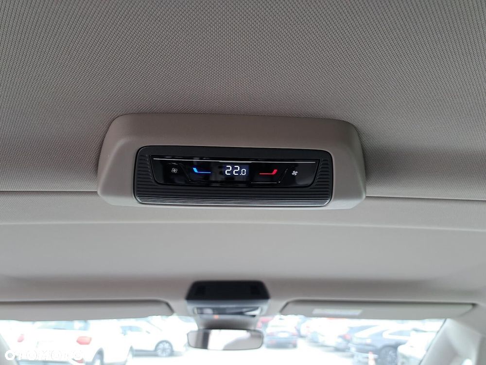 Volkswagen Multivan - 20