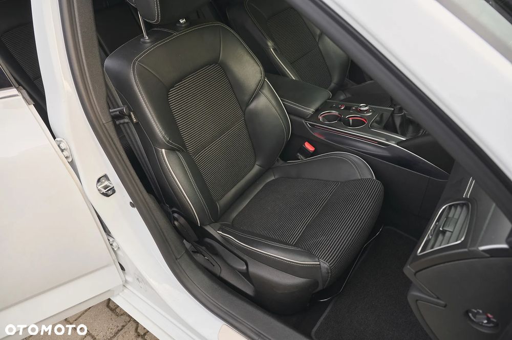 Renault Talisman Grandtour BLUE dCi 150 LIMITED - 16