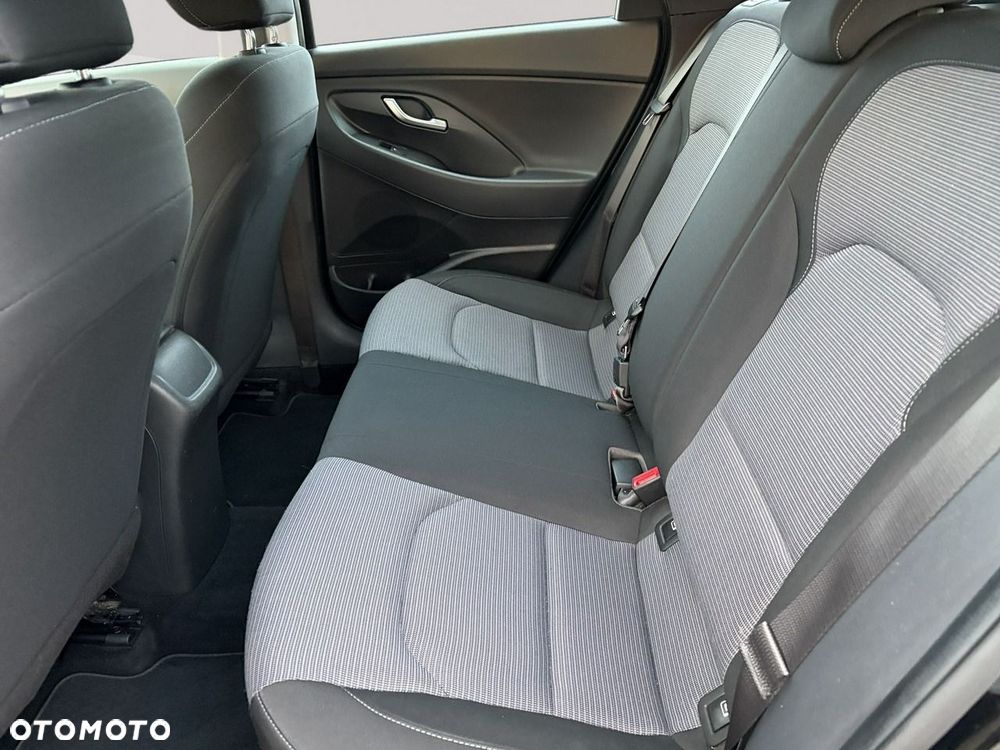 Hyundai i30 1.5 DPI Classic + - 19