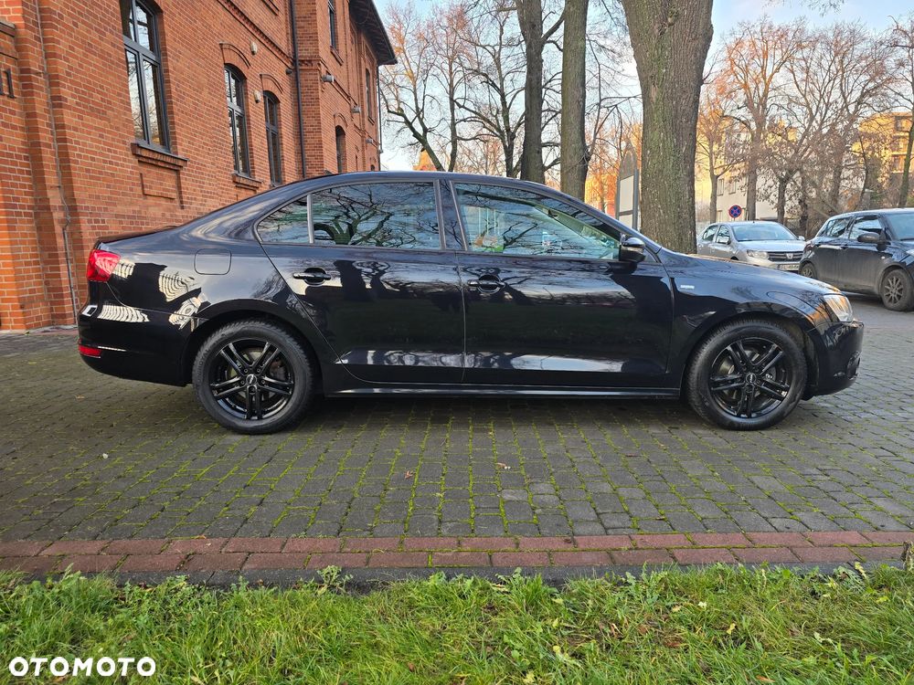 Volkswagen Jetta 1.6 TDI Match - 8