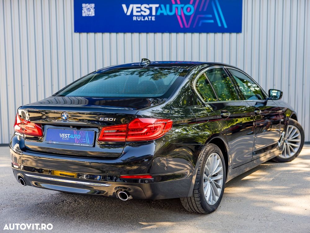 BMW Seria 5 530i Aut. Luxury Line - 9