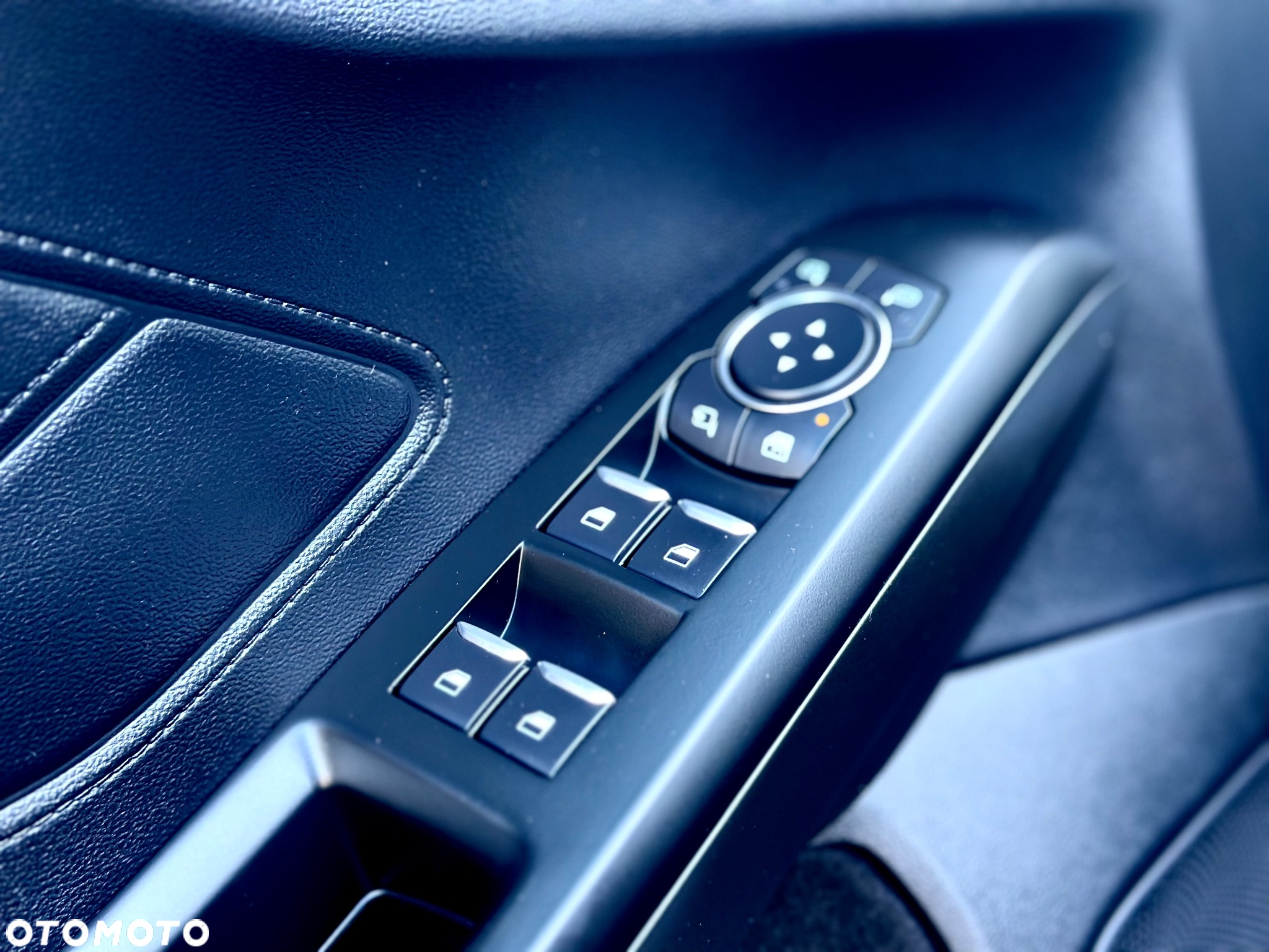 Ford Focus 2.0 EcoBlue Start-Stopp-System TITANIUM - 39