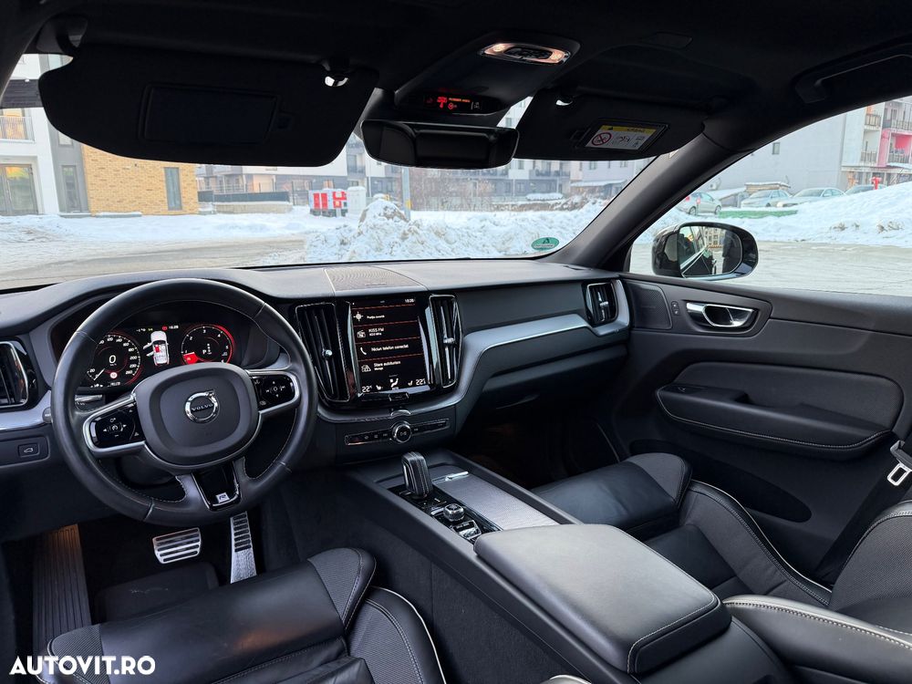 Volvo XC 60 B5 MHEV AWD R-Design - 10