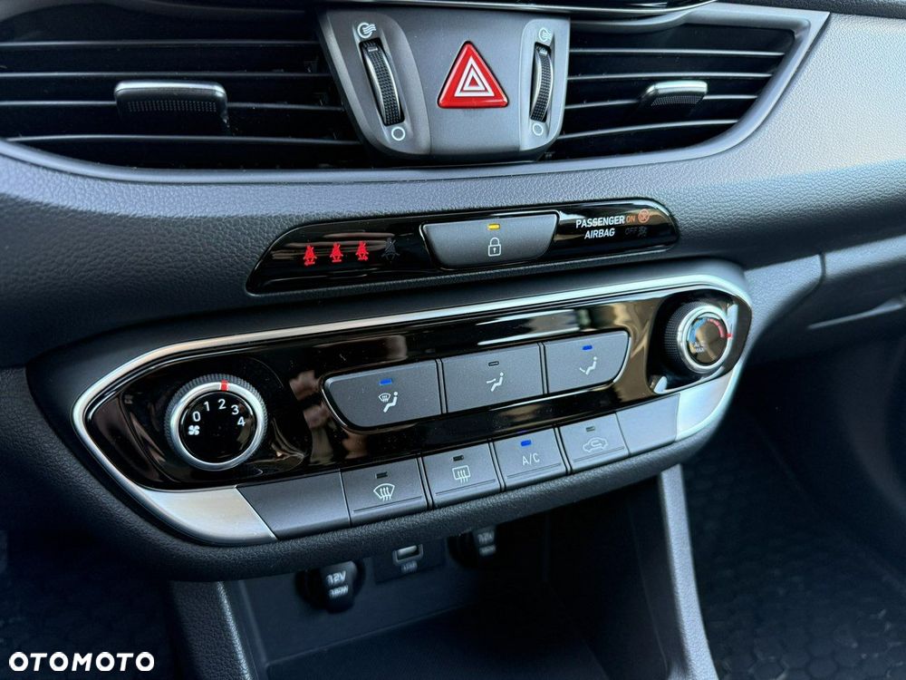 Hyundai i30 1.5 DPI Modern - 10