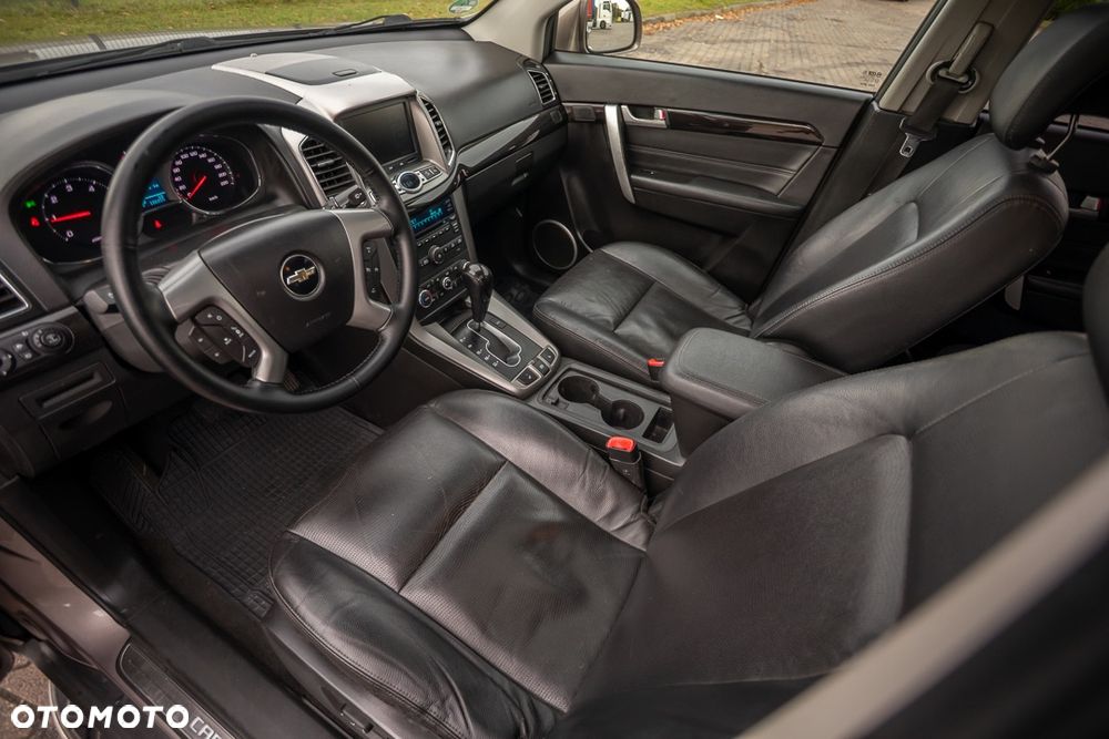 Chevrolet Captiva 2.2 d LTZ - 29