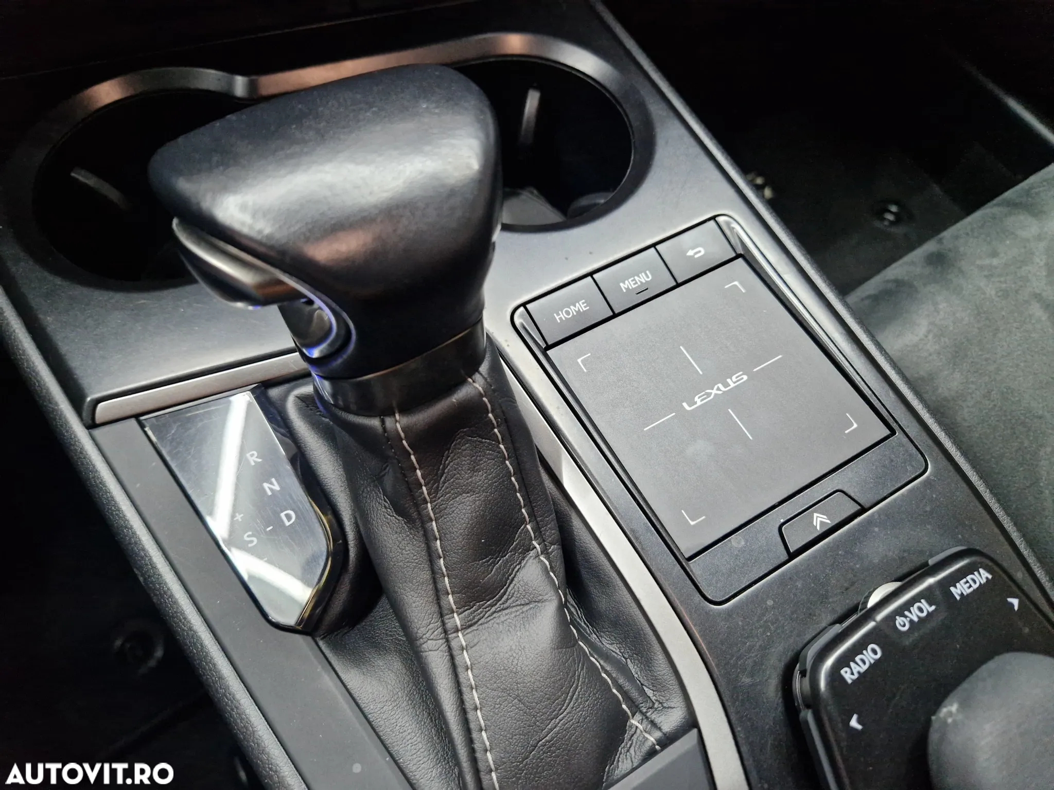 Lexus UX 250h Business Edition - 18