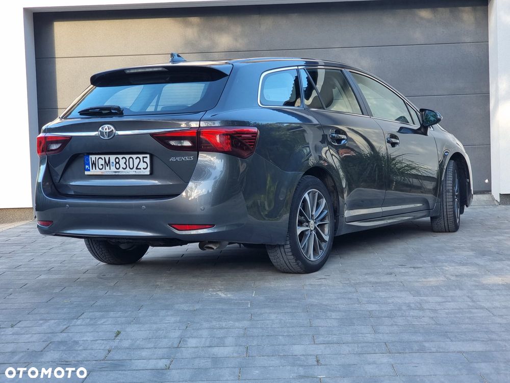 Toyota Avensis 2.0 D-4D Premium - 6