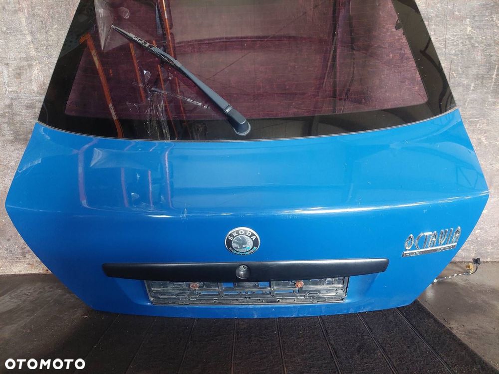 KOMPLETNY TYŁ KLAPA BAGAŻNIKA ZDERZAK TYŁ LAMPY SKODA OCTAVIA I FL 4590 - 11