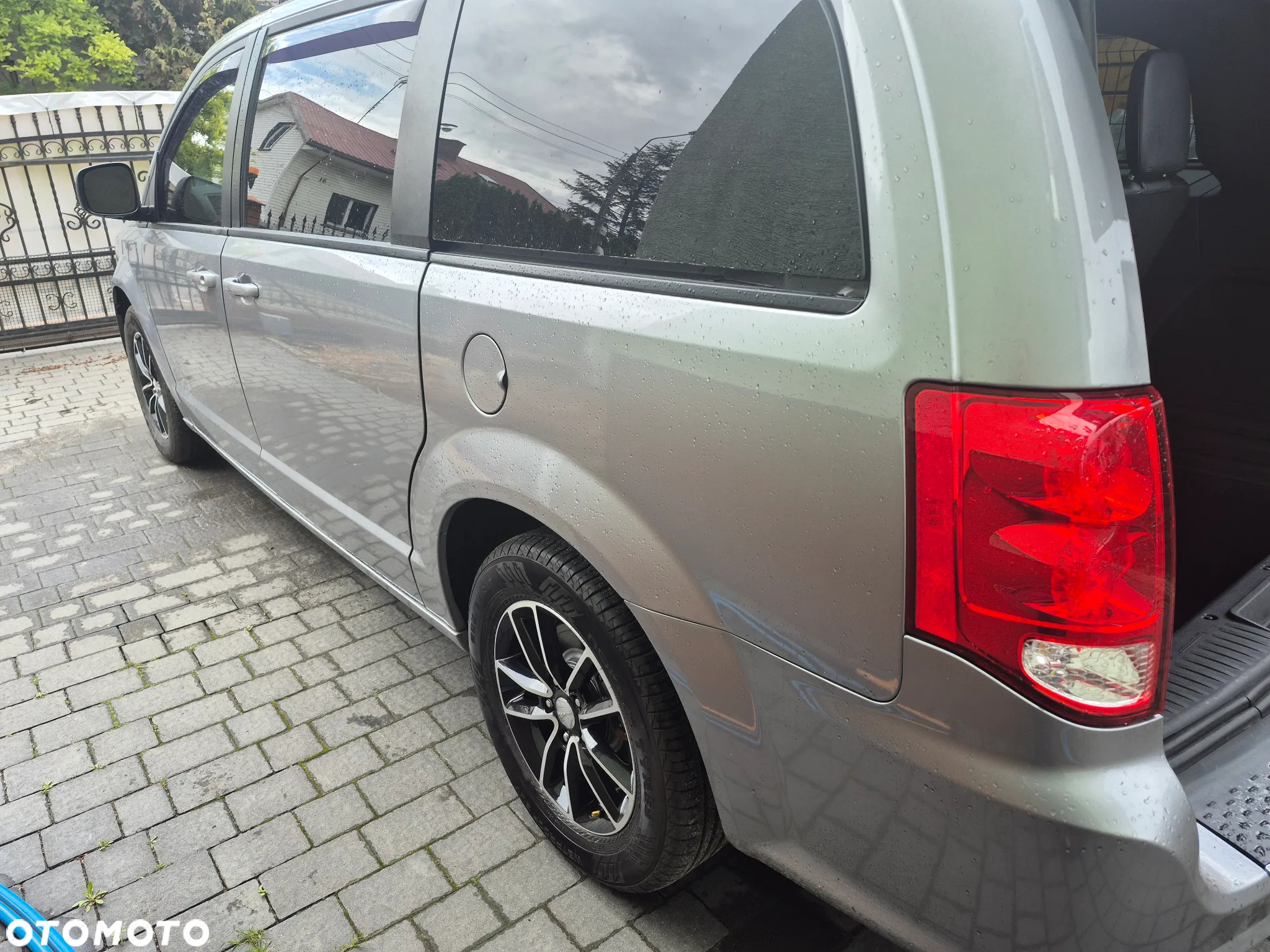 Dodge Grand Caravan - 24
