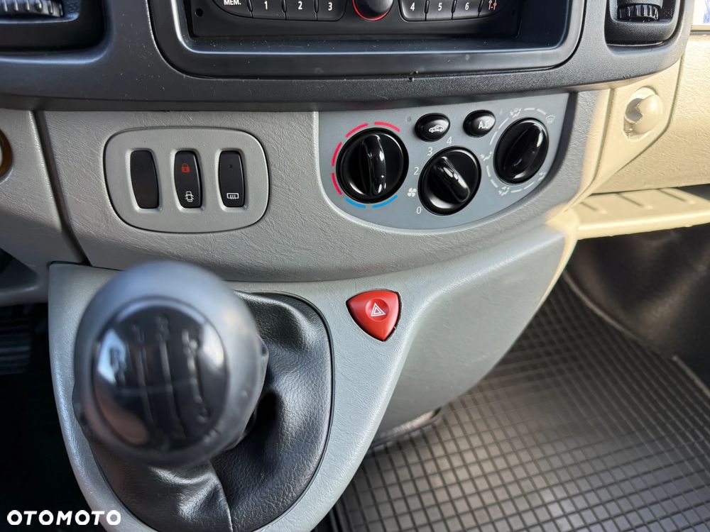 Renault TRAFIC - 25
