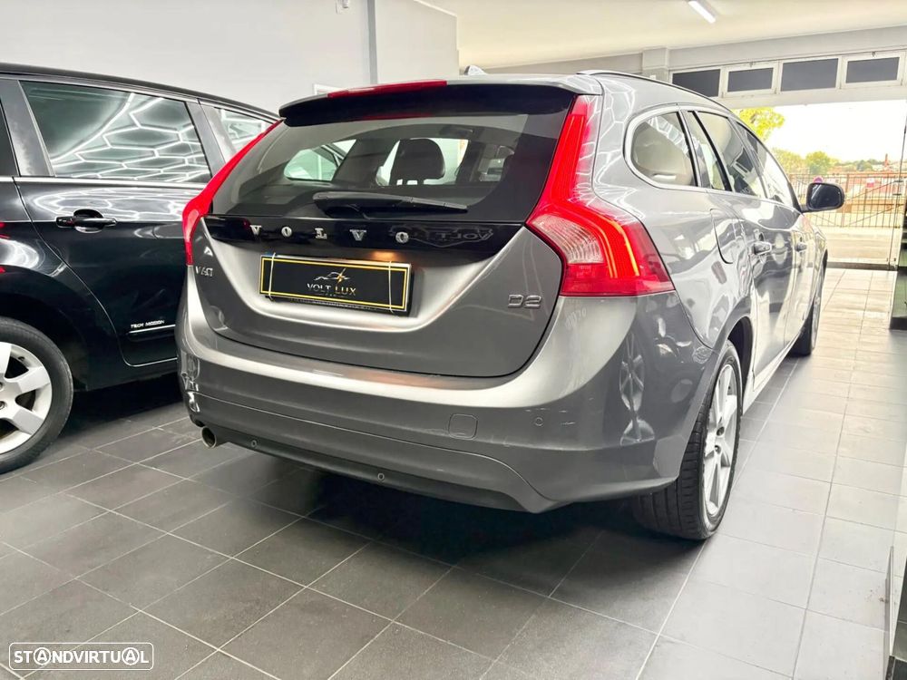 Volvo V60 2.0 D2 Summum Geartronic - 2