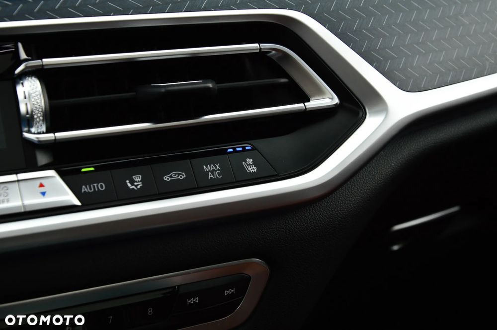 BMW X7 M50i - 26