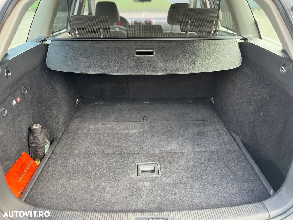 Volkswagen Golf 1.9 TDI Trendline DPF - 12