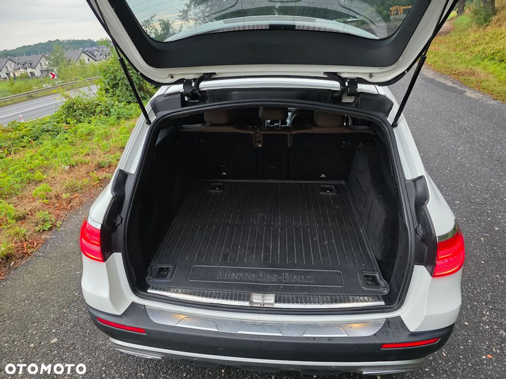 Mercedes-Benz Klasa E 220 d 4-Matic All-Terrain - 16