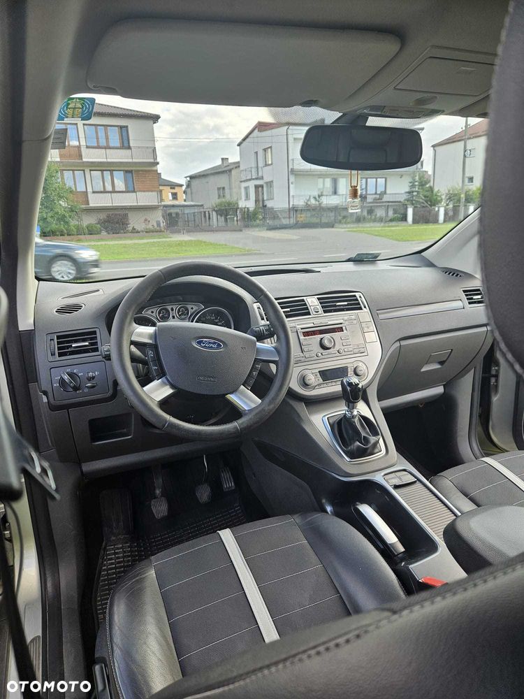 Ford Kuga - 8
