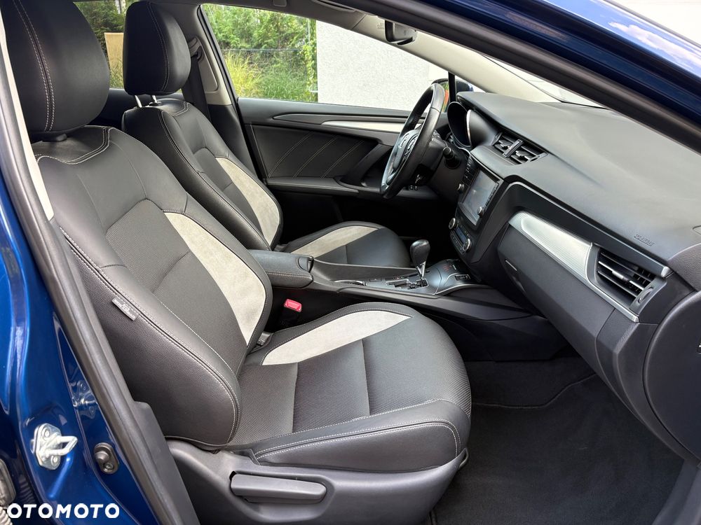 Toyota Avensis 1.8 Premium MS - 28