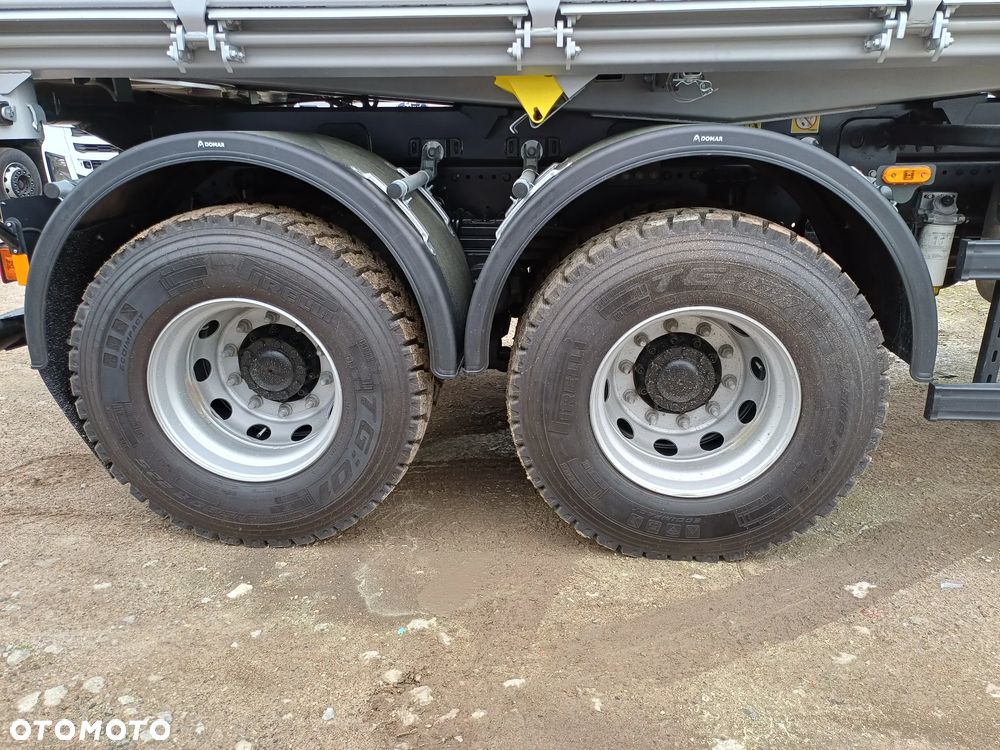 Ford F-LINE - 8