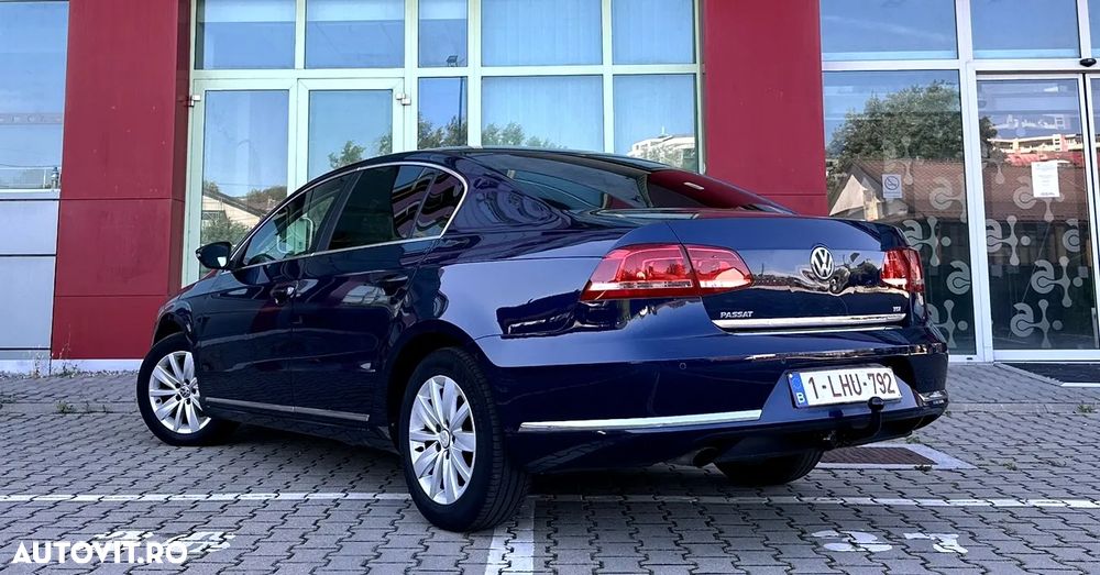 Volkswagen Passat - 4