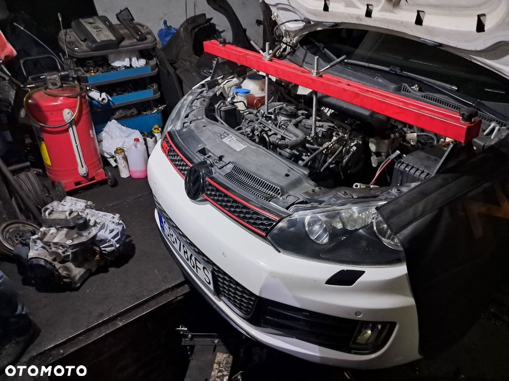 Volkswagen Golf - 22
