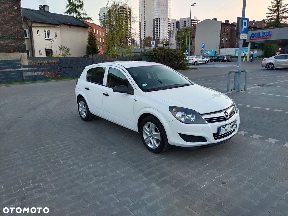 Opel Astra 1.3 CDTI Enjoy - 1
