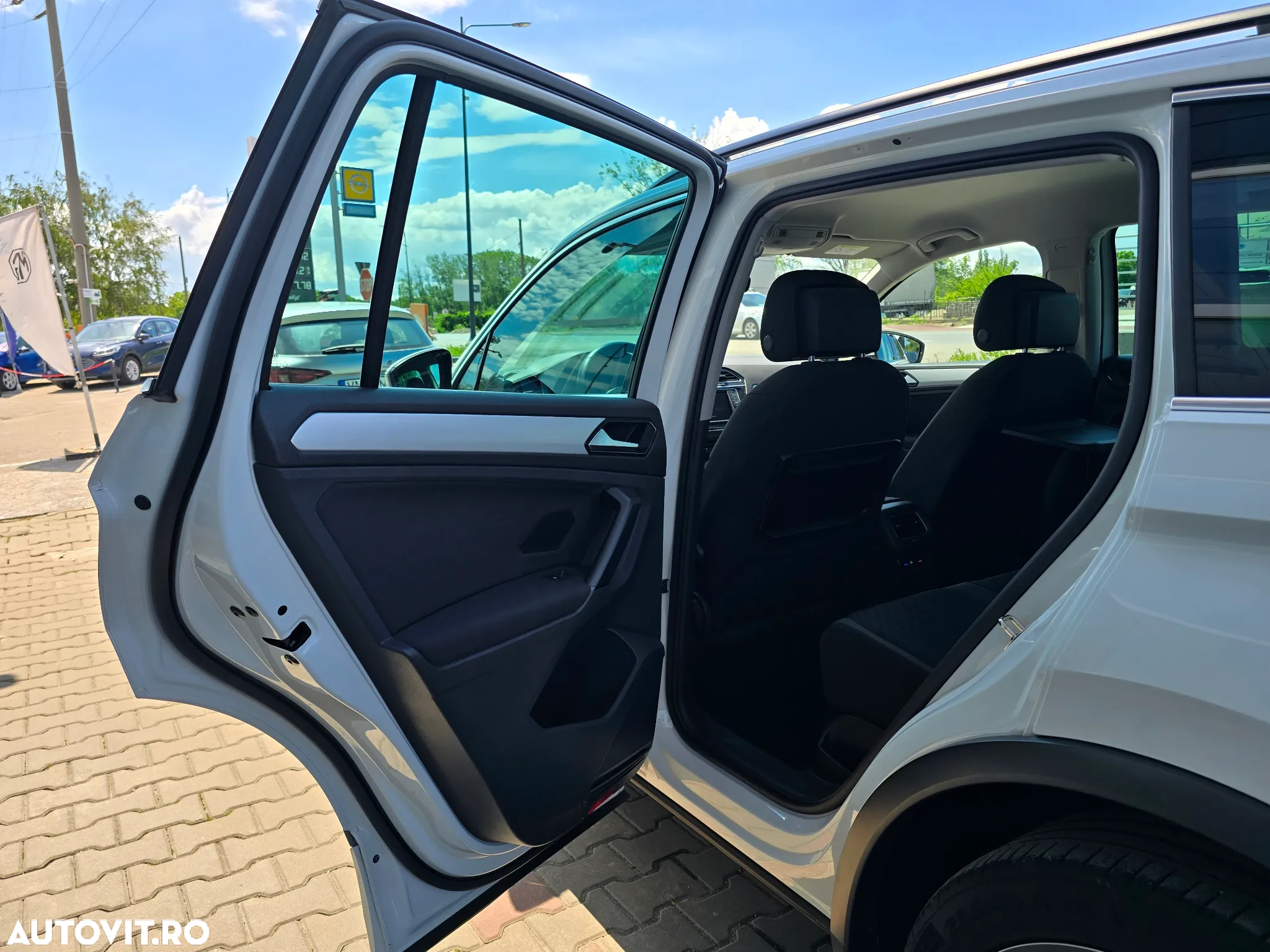 Volkswagen Tiguan 2.0 TDI SCR 4MOTION DSG R-Line - 17