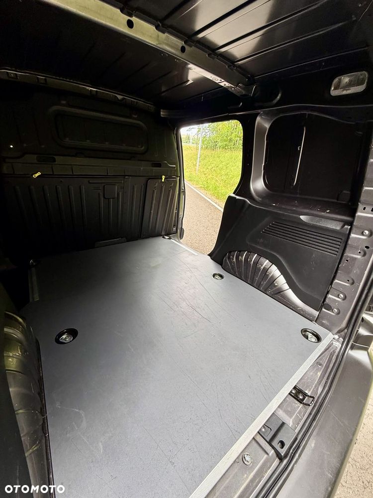 Toyota Proace City - 27