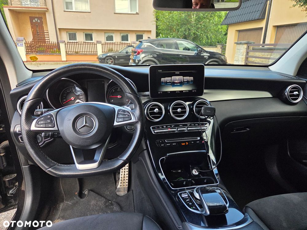 Mercedes-Benz GLC 250 d 4Matic 9G-TRONIC AMG Line - 28