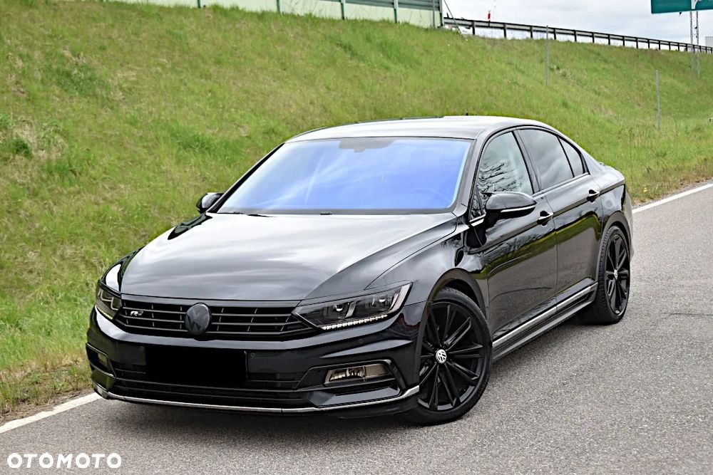 Volkswagen Passat - 1