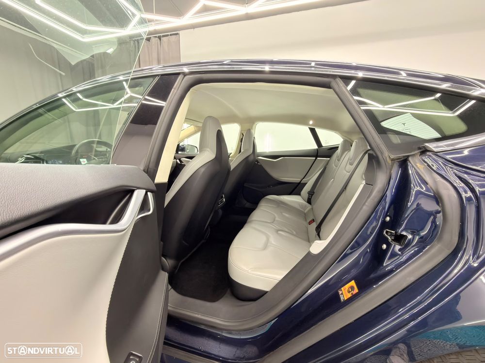 Tesla Model S 85 - 9