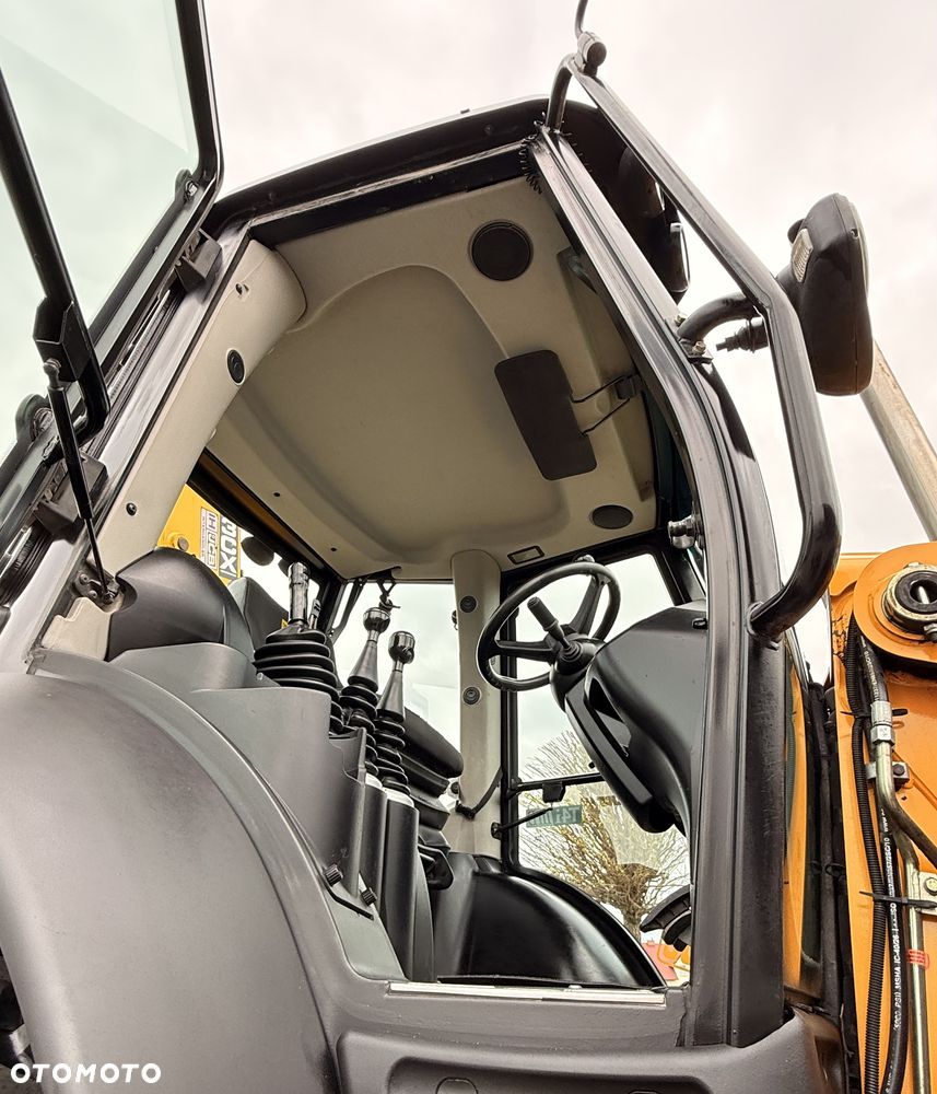JCB 3CX CONTRACTOR - 16