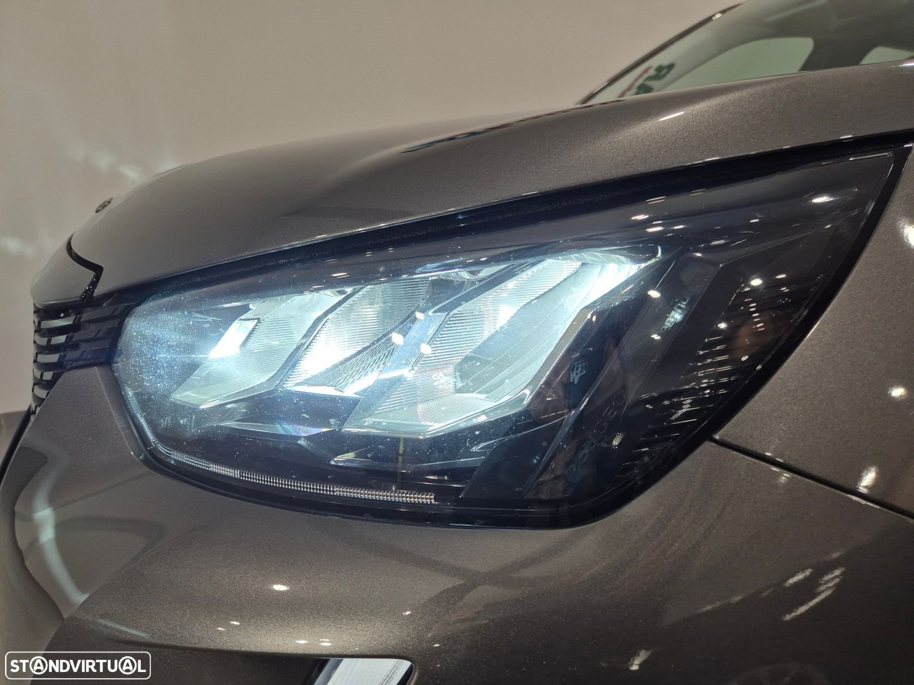 Peugeot 2008 1.2 PureTech Active Pack - 29