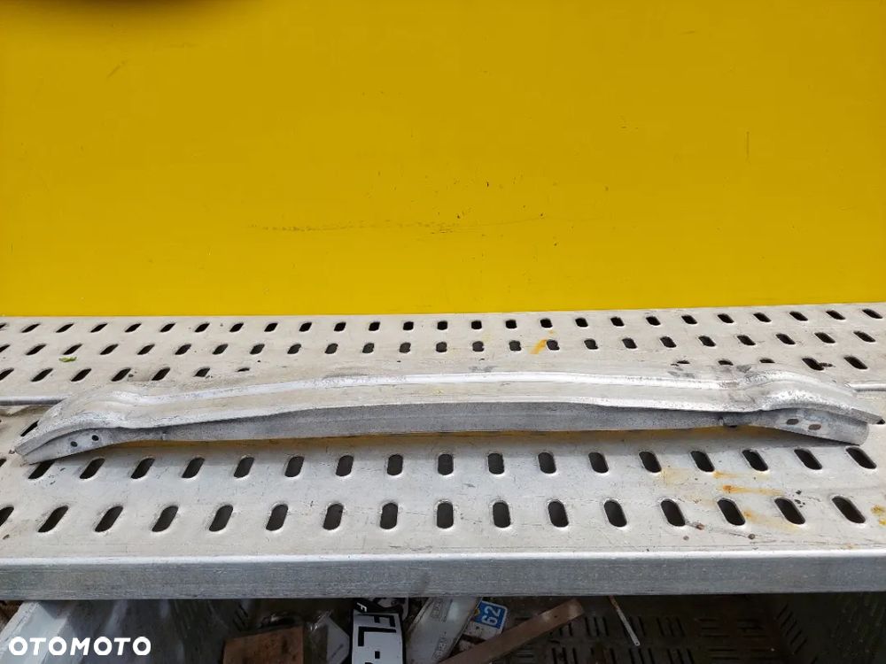 AUDI A4 B8 A5 belka pod zderzak - 1