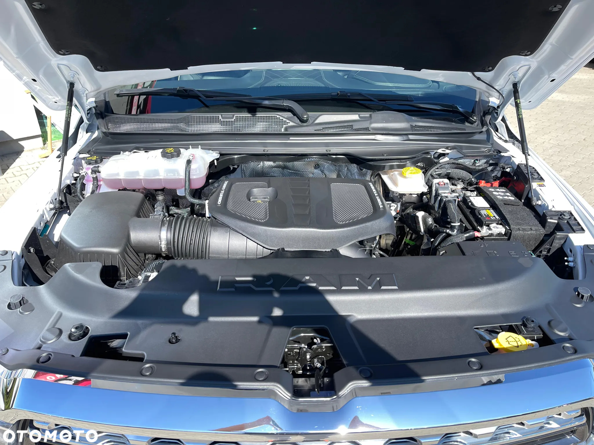 RAM 1500 ver-5-7-crew-cab-limited - 23