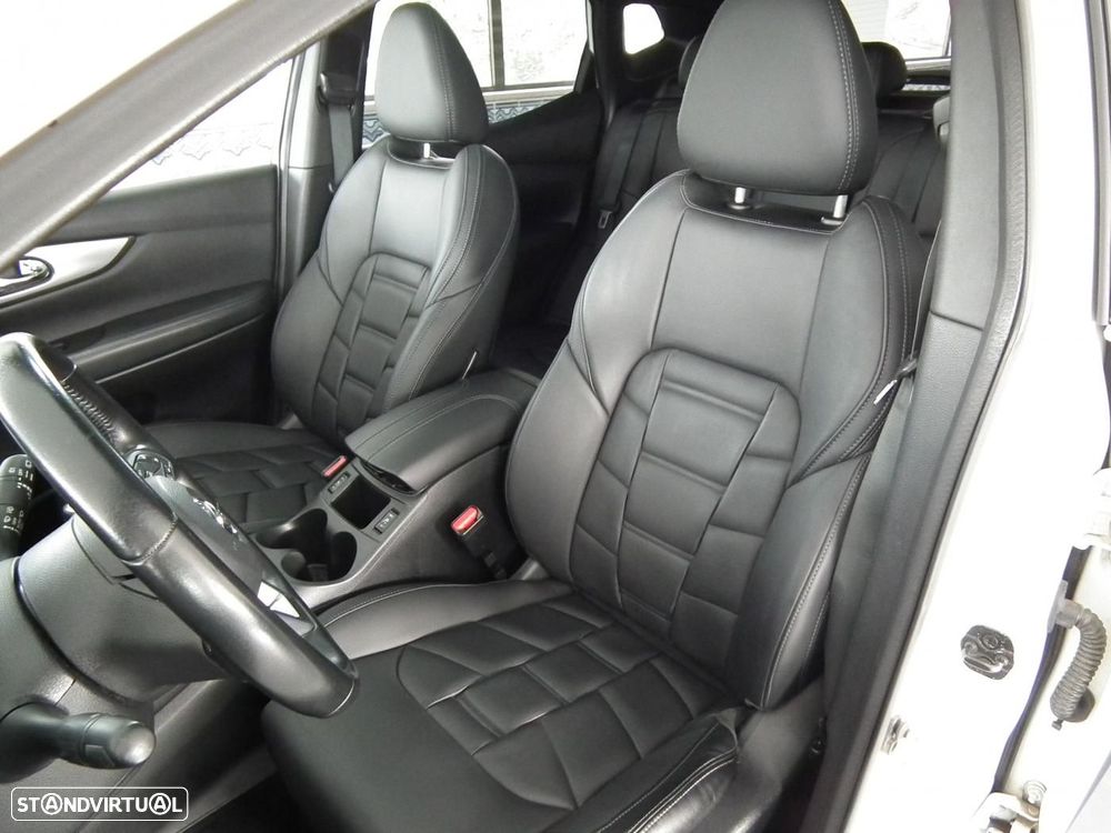 Nissan Qashqai 1.6 dCi Tekna Premium +Xtronic - 11