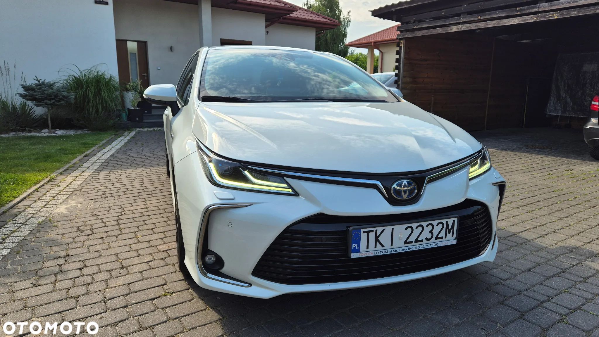 Toyota Corolla 1.8 Hybrid Executive - 1