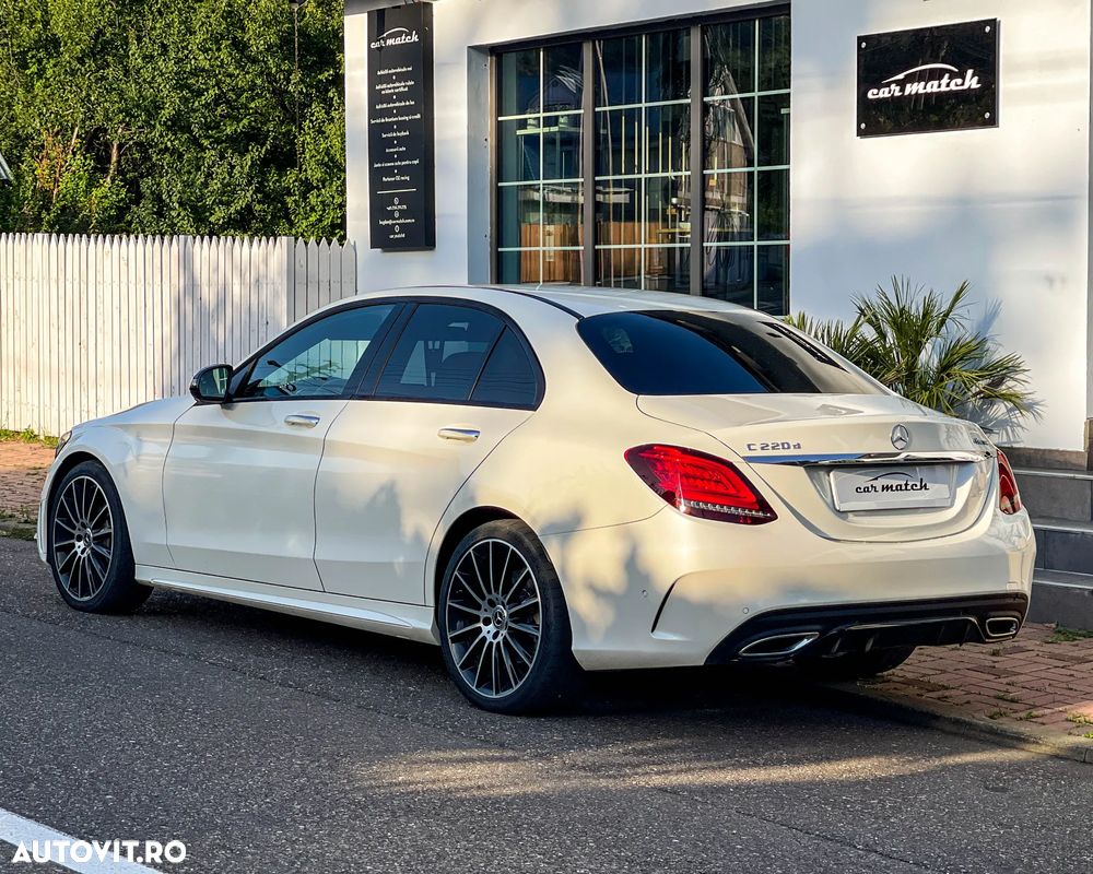 Mercedes-Benz C 220 d 4Matic T 9G-TRONIC AMG Line - 5